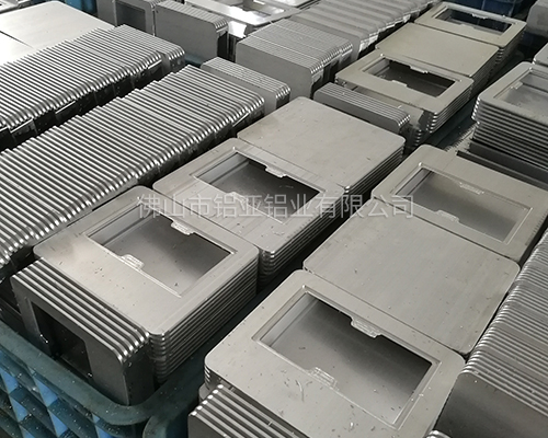 工（gōng）業（yè）鋁型材